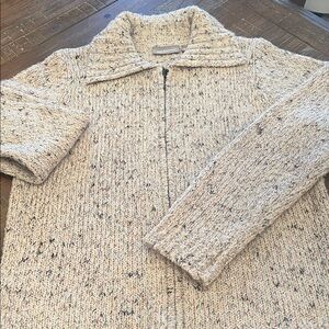 Croft & Barrow Women’s Petite PL  Cream Sweater